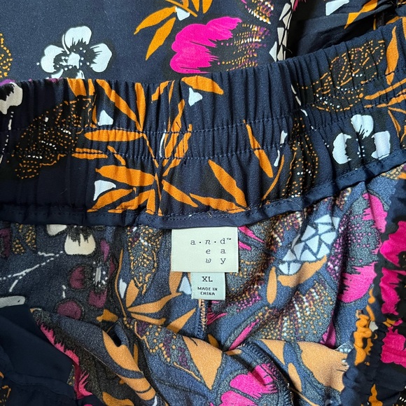 AND Wrap Top and Short Set - Picture 4 of 4